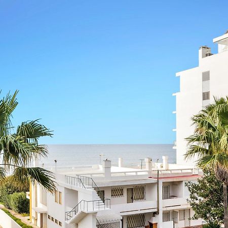 كوارتيرا Stylish Modern Beachside Apartment With Pool & Seaview المظهر الخارجي الصورة